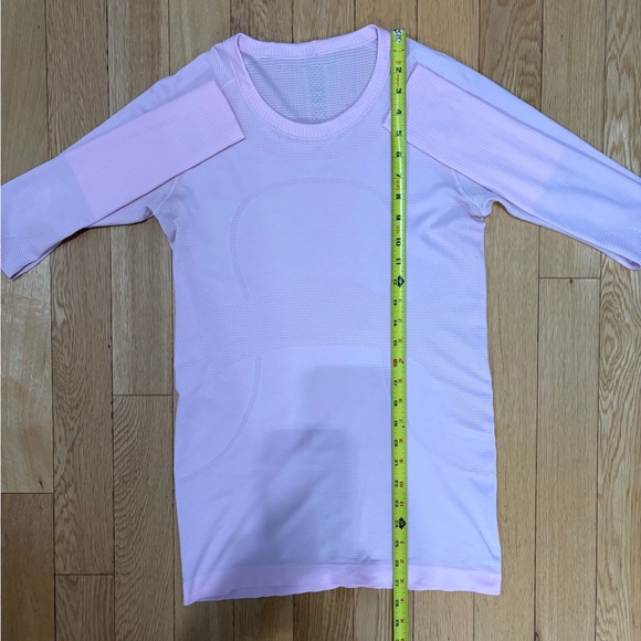 Lululemon Swiftly Tech LS 2.0 Crew 🍓 Strawberry Milkshake Size 8 EUC - Picture 5 of 7